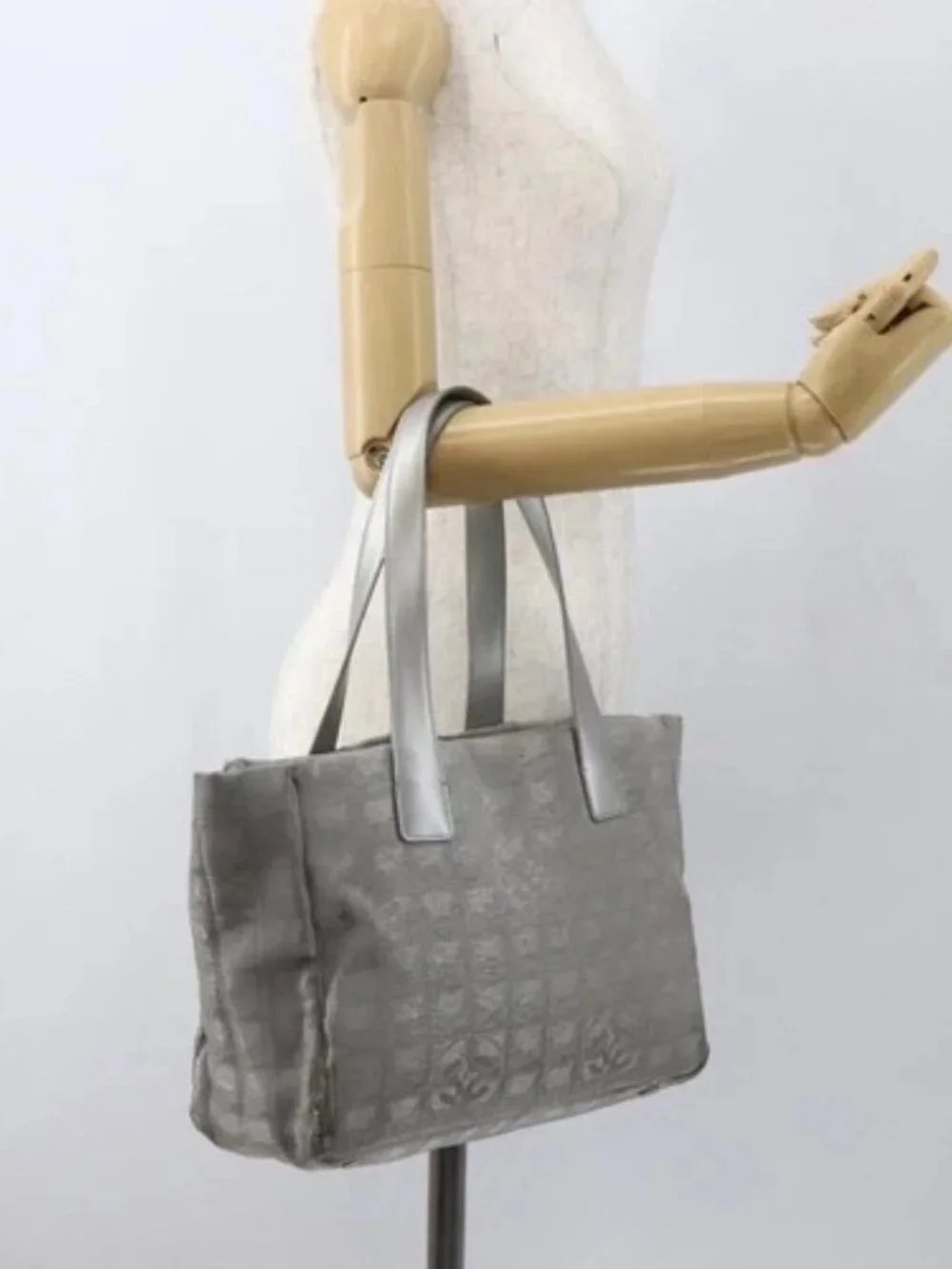 CHANEL New Travel line Tote Bag Silver CC Auth 164236